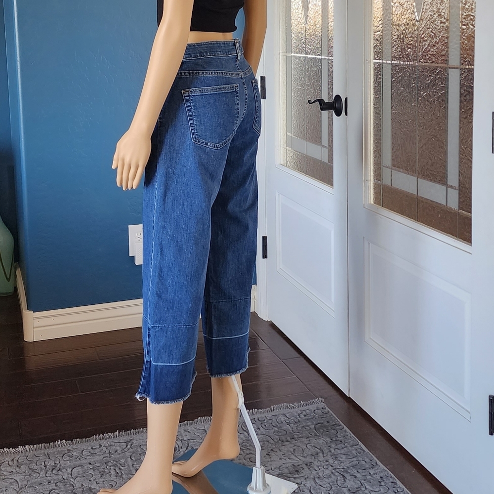MICHAEL KORS WIDE LEG CROPPED JEANS SZ 6 - Picture 2 of 16